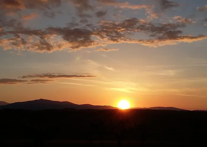 Valiana مزرعة للإقامة